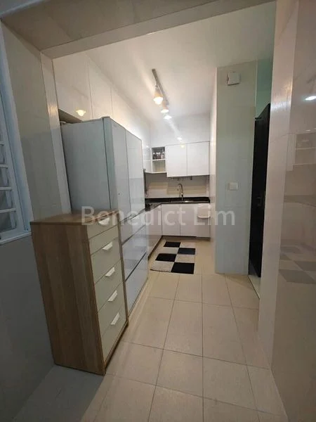 4 Room (4A) HDB for Sale in 43A Margaret Drive - Image 2