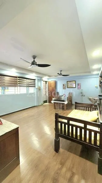 4 Room (4NG) HDB for Sale in  214 Tampines Street 23 - Image 1