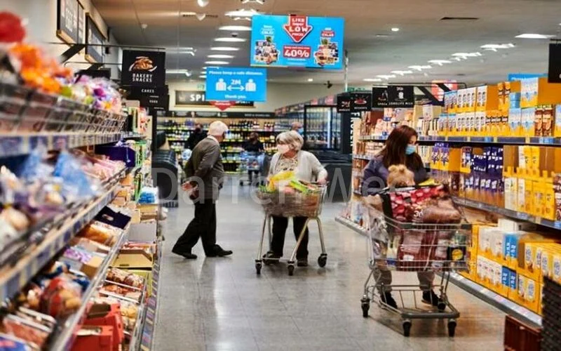 Shop / Shophouse for Rent: ️Supermarket Space️ Prime Central Location - Image 2