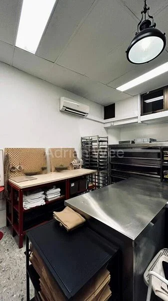 Office for Sale: Commercial Unit at Telok Blangah - Image 4