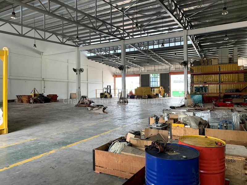 Factory / Workshop (B2) for Rent: Ground | 7.3m Clearance | 3 Large Roller Shutter Doors @ Loyang - Image 2