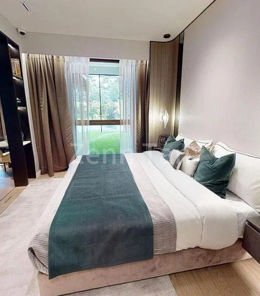 5 Bed Executive Condo for Sale in  Altura - Image 1