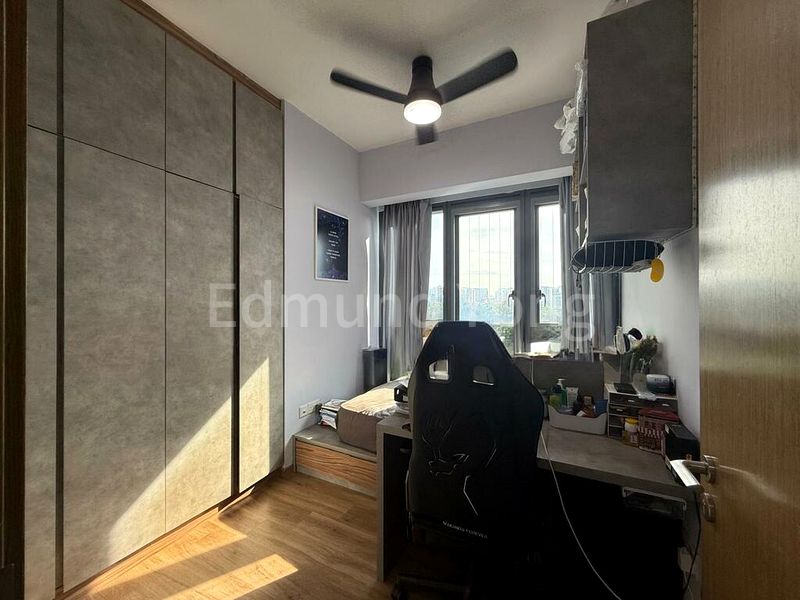 4 Bed Condo for Sale in  Lakeville - Image 8