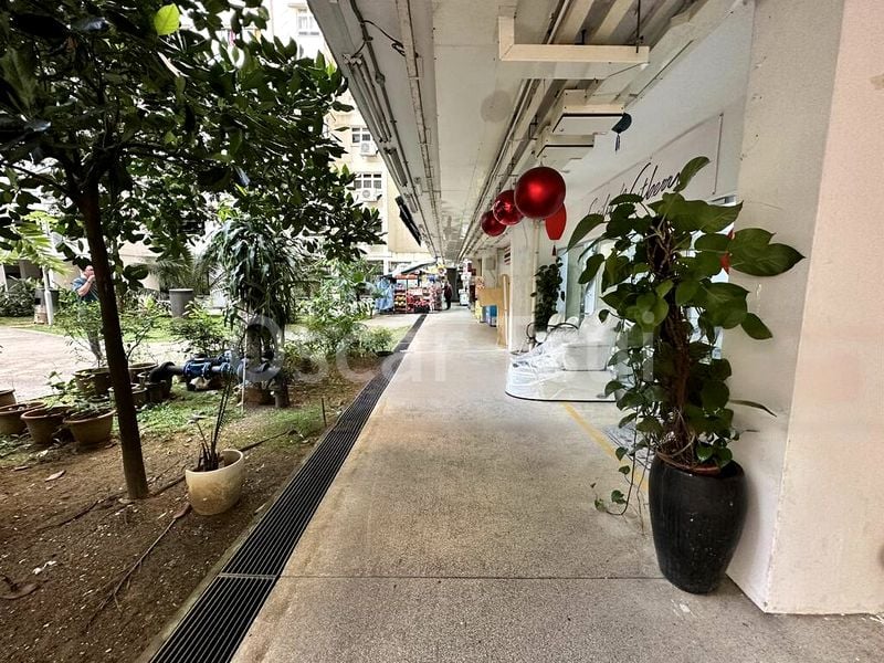 Shop / Shophouse for Sale: 6 Holland Close - Image 7