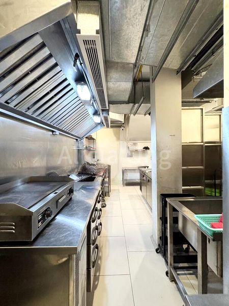 Shop / Shophouse for Rent: South Bridge Road - Image 1