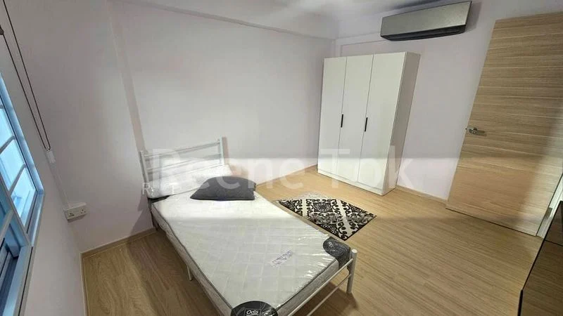 Common Room (HDB) for Rent in  523 Bukit Batok Street 52 - Image 1
