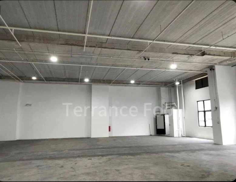 Factory / Workshop (B2) for Sale: LINER, 1,200 sqm, Unit 3, The Foundry Industrial Complex, 21 Factory Road - Image 3