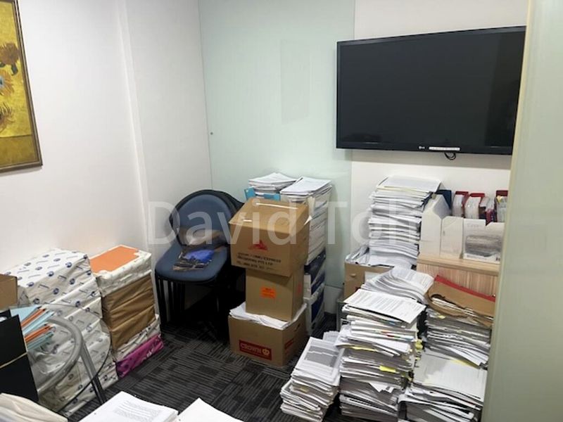Office for Rent: Efficient Layout Fitted Office, Raffles Place - Image 12