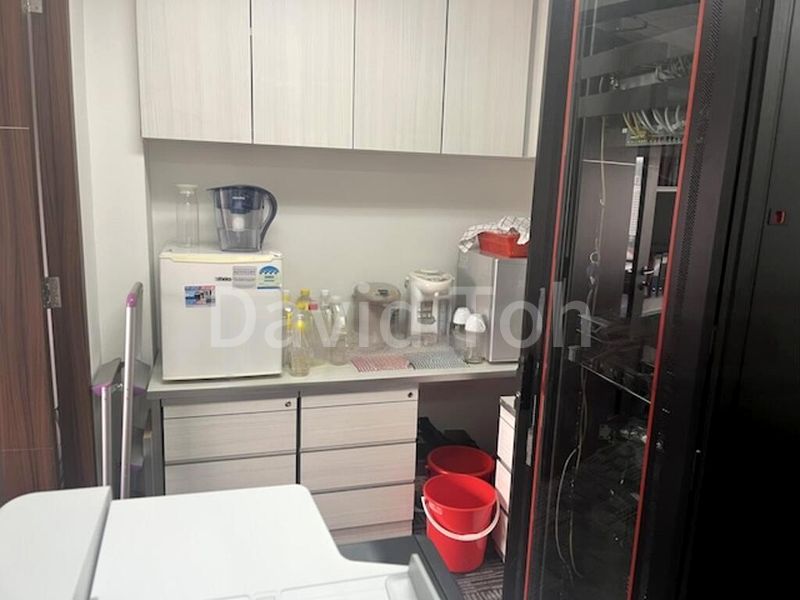 Office for Rent: Efficient Layout Fitted Office, Raffles Place - Image 11