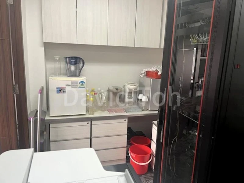 Office for Rent: Efficient Layout Fitted Office, Raffles Place - Image 11