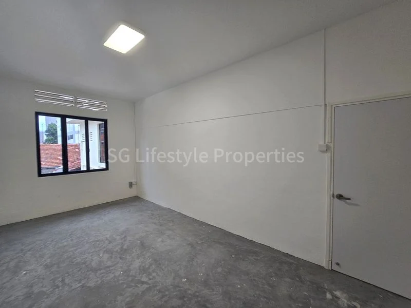 2+1 Bed Walk-up Apartment (Condo) for Rent in Little India Conservation Area - Image 2