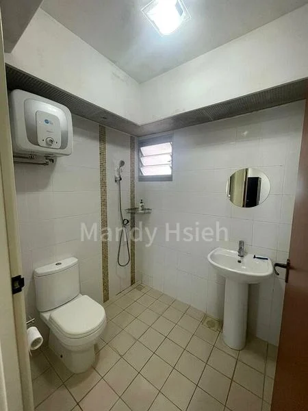 3 Room (3A) HDB for Rent in 987B Buangkok Green - Image 1