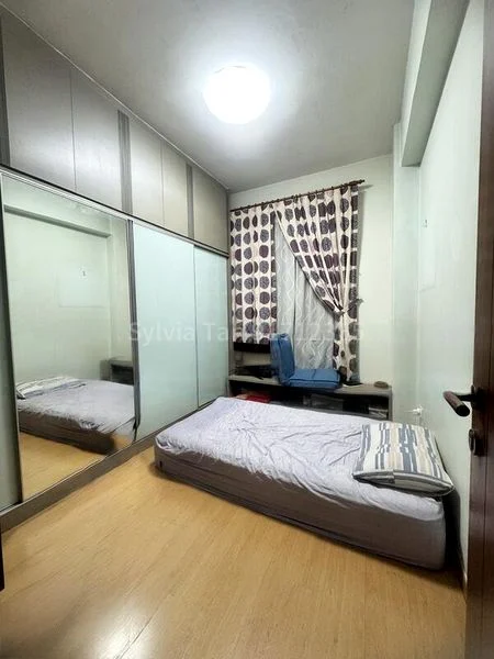 4 Bed Condo for Rent in  Signature Park - Image 4