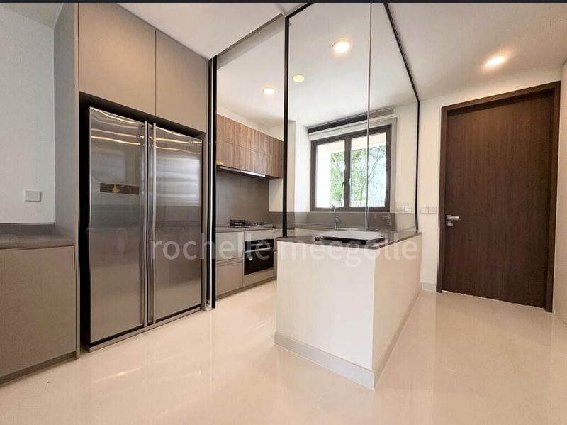4 Bed Condo for Rent in Holland Grove Road - Image 8