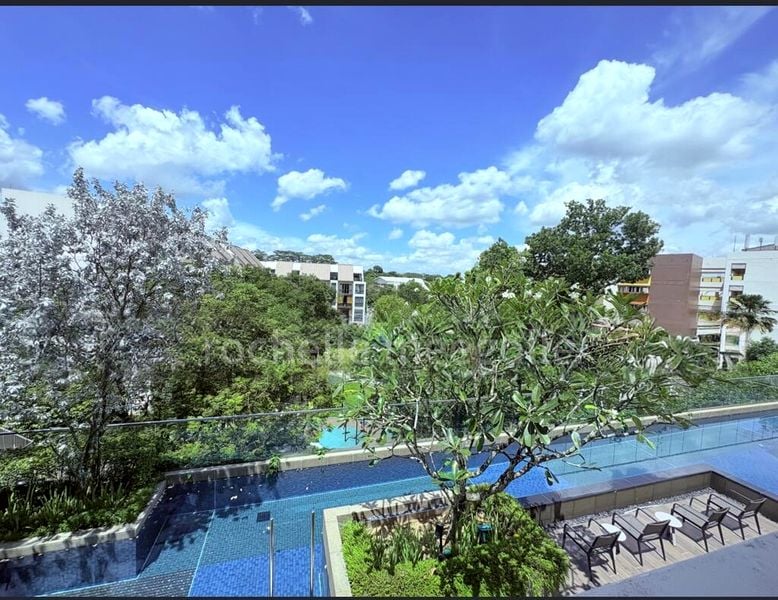 4 Bed Condo for Rent in  Holland Grove Road - Image 4