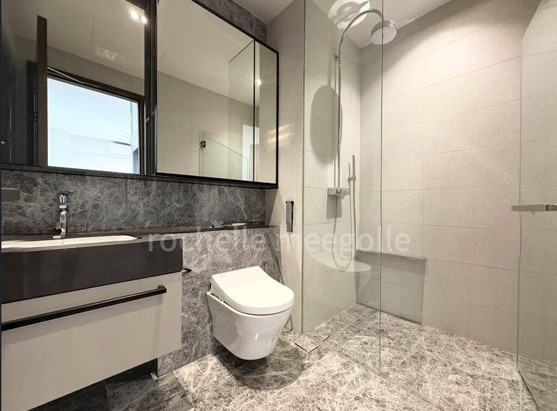 4 Bed Condo for Rent in  Holland Grove Road - Image 6