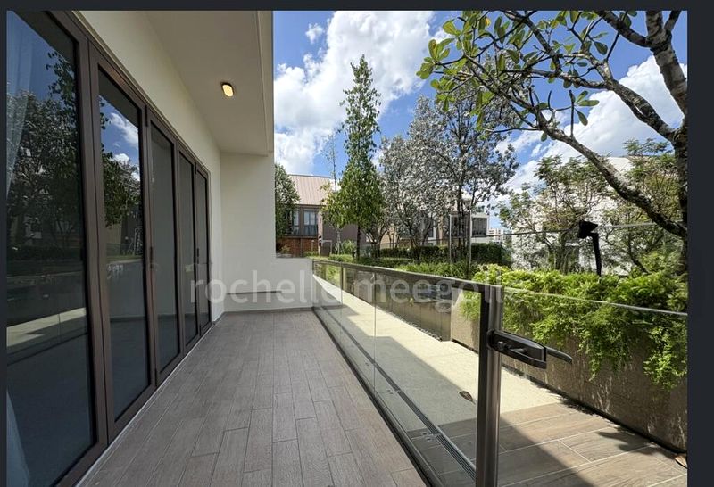 4 Bed Condo for Rent in  Holland Grove Road - Image 9