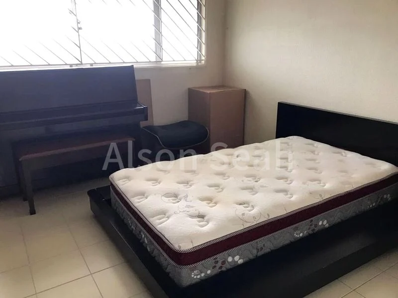 Common Room (HDB) for Rent in  205 Petir Road - Image 1