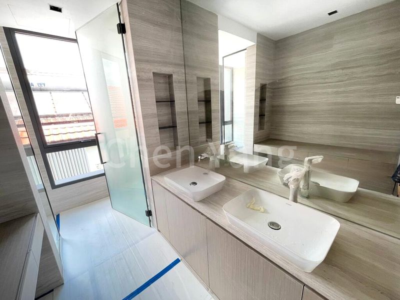 6 Bed Bungalow (Landed) for Sale in  Shamrock Park - Image 3