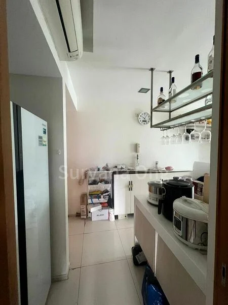 3 Bed Condo for Rent in  The Quartz - Image 5