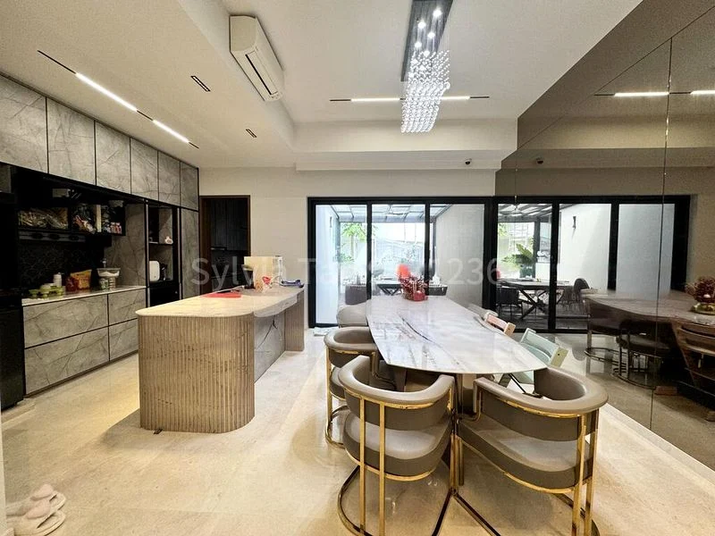 5 Bed Terraced House (Landed) for Rent in  Cashew Green - Image 5