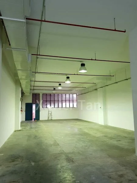 Light Industrial (B1) for Sale: Quartz Industrial Building - Image 2