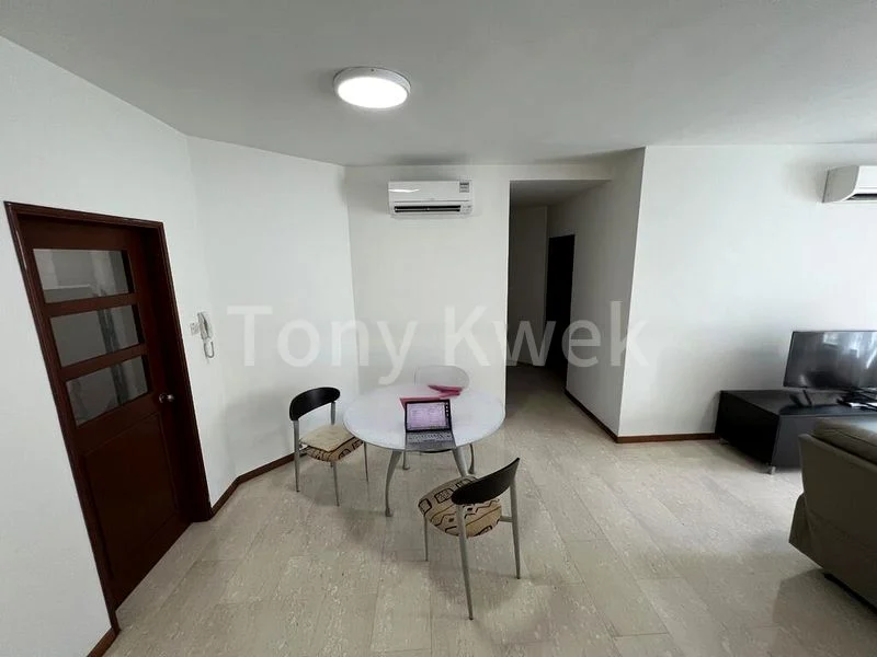 3 Bed Condo for Sale in  Northoaks - Image 2