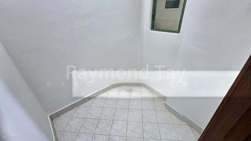 Common Room (Condo) for Rent in  Palm Gardens - Image 4