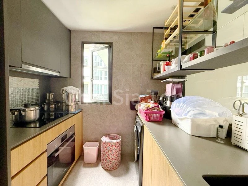 3 Bed Condo for Sale in  The Navian - Image 3