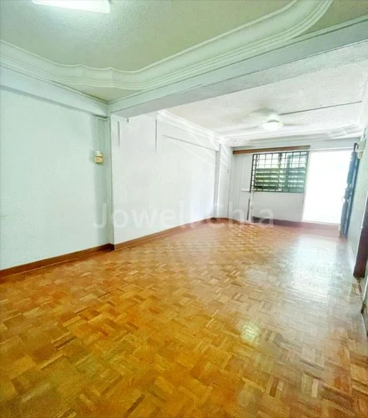 3 Room (3I) HDB for Sale in  20 Dover Crescent - Image 2