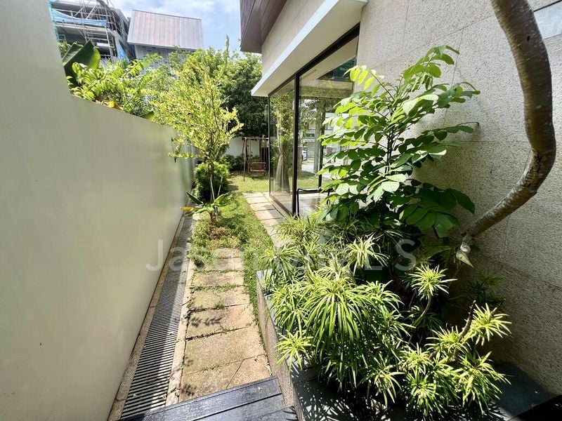5 Bed Semi-Detached House (Landed) for Sale in Lucky View - Image 4