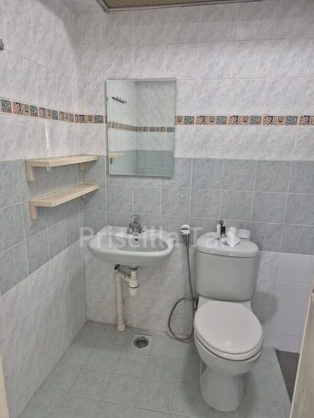 4 Room (4A) HDB for Rent in  384 Bukit Batok West Avenue 5 - Image 7