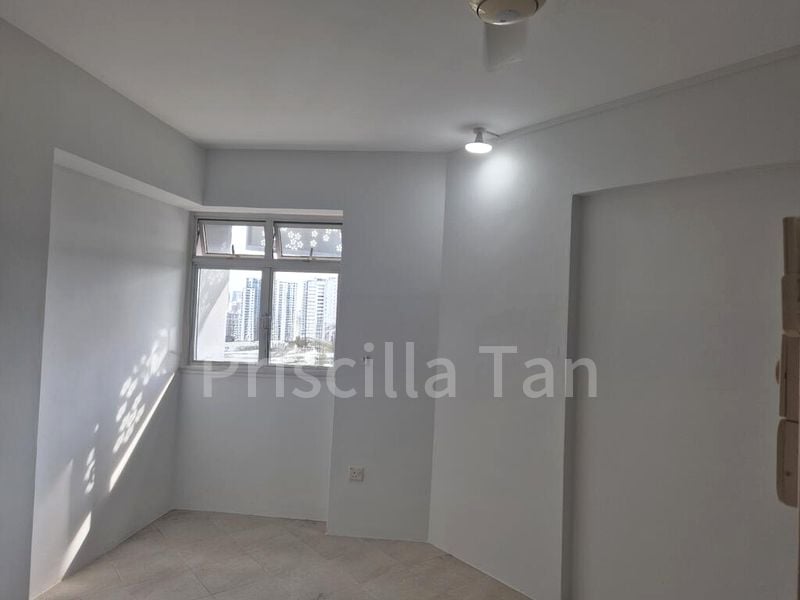 4 Room (4A) HDB for Rent in  384 Bukit Batok West Avenue 5 - Image 4