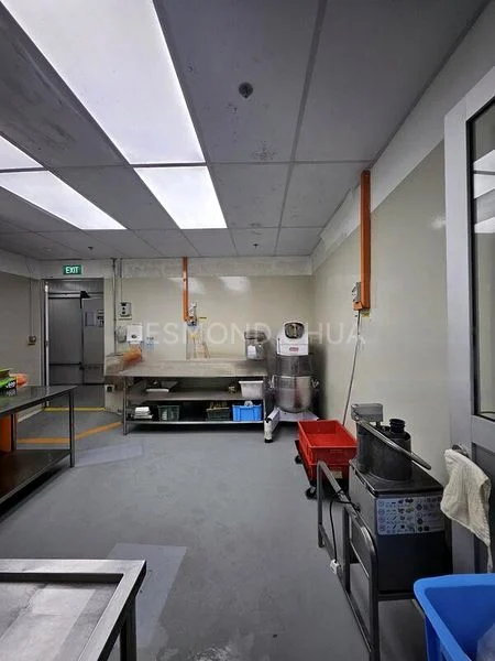 Light Industrial (B1) for Rent: Mac Taggart, 1,200 Sq Ft, Unit 2, 2 Mac Taggart Street - Image 2