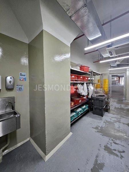 Light Industrial (B1) for Rent: Mac Taggart, 1,200 Sq Ft, Unit 2, 2 Mac Taggart Street - Image 5