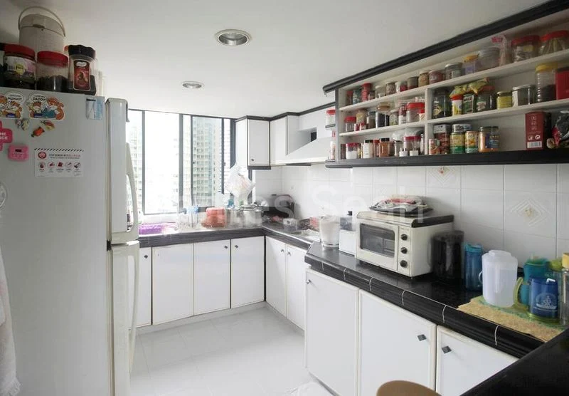 6 Bed Condo for Sale in  Pandan Valley - Image 8