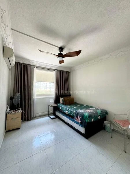 5 Room (5I) HDB for Sale in  165 Simei Road - Image 15