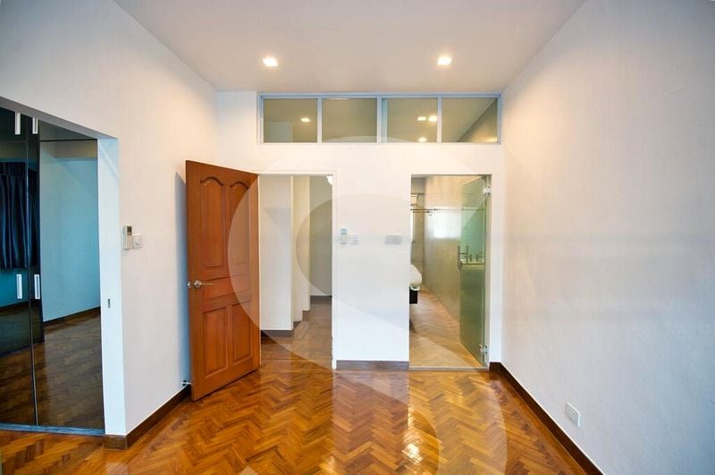 4 Bed Terraced House (Landed) for Sale in Cairnhill 16 - Image 1