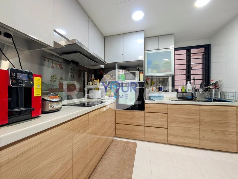 3 Bed Condo for Sale in  The Mayfair - Image 5