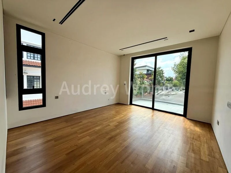 9 Bed Bungalow (Landed) for Sale in  Royalgreen - Image 4