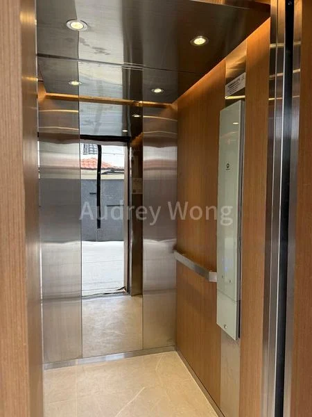 9 Bed Bungalow (Landed) for Sale in  Royalgreen - Image 1