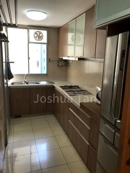 3 Bed Condo for Rent in  The Lakeshore - Image 3