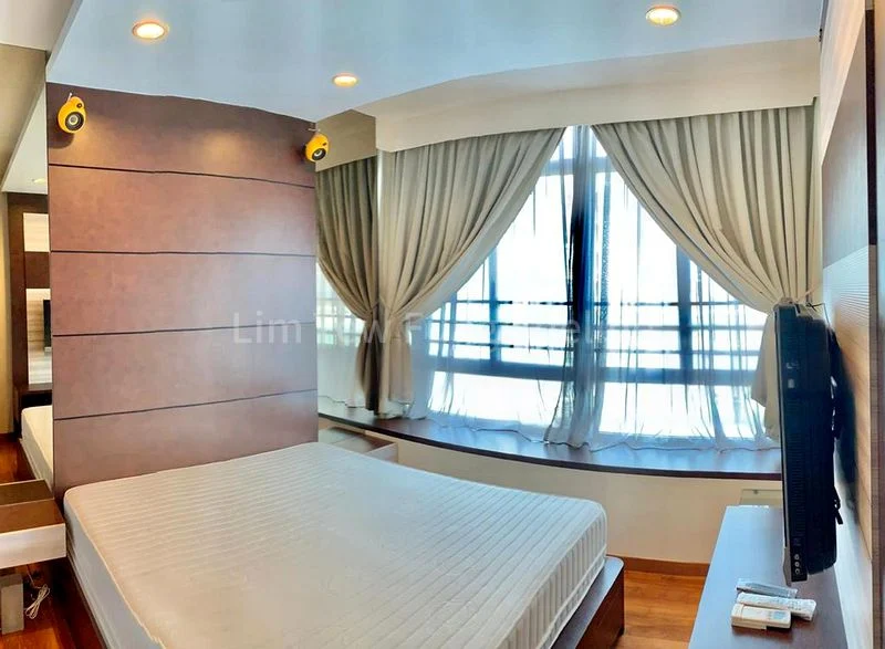 3 Bed Condo for Rent in  The Lakeshore - Image 5