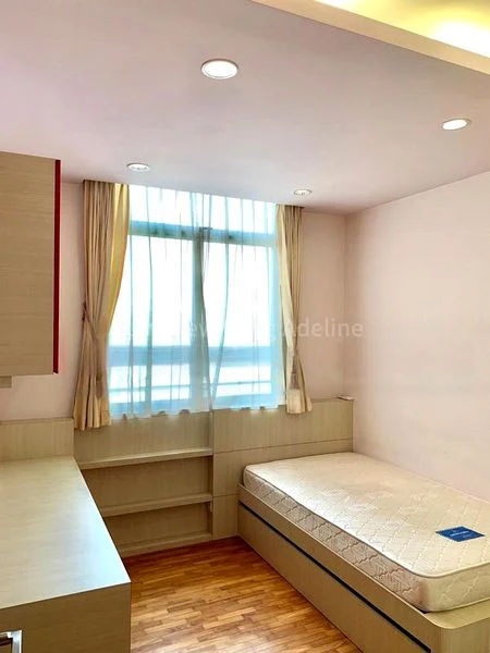 3 Bed Condo for Rent in  The Lakeshore - Image 4