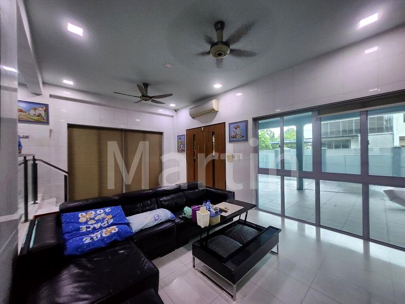 7 Bed Corner Terrace (Landed) for Sale in Golden Hill Estate - Image 12