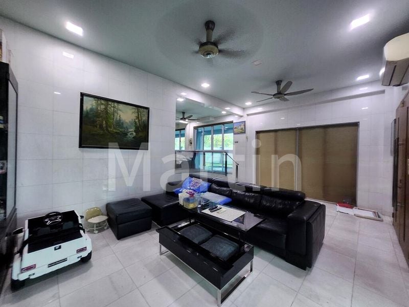 7 Bed Corner Terrace (Landed) for Sale in Golden Hill Estate - Image 11