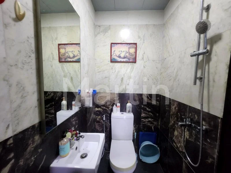 7 Bed Corner Terrace (Landed) for Sale in Golden Hill Estate - Image 3