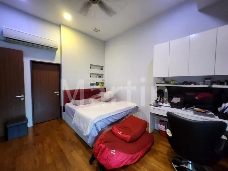 7 Bed Corner Terrace (Landed) for Sale in Golden Hill Estate - Image 5