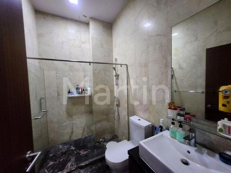 7 Bed Corner Terrace (Landed) for Sale in Golden Hill Estate - Image 1