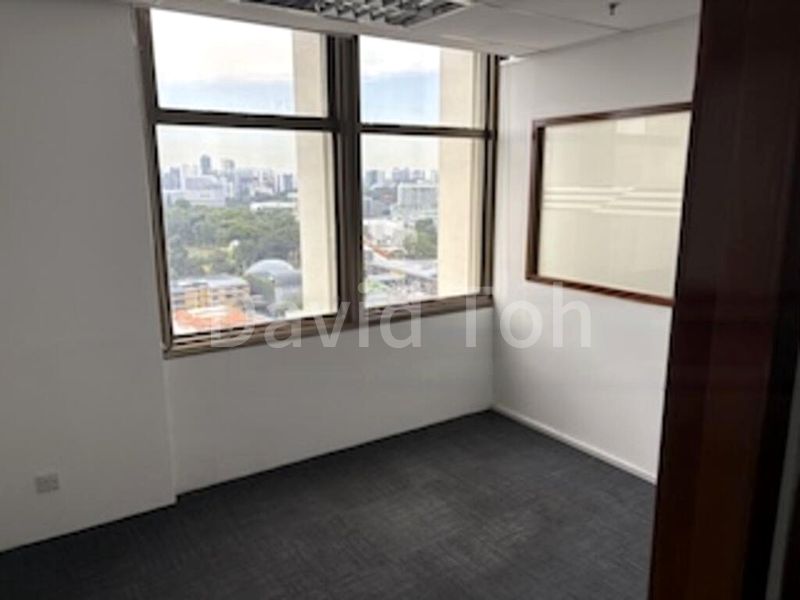 Office for Rent: Lift Lobby Frontage, Fitted Office; City Hall - Image 4